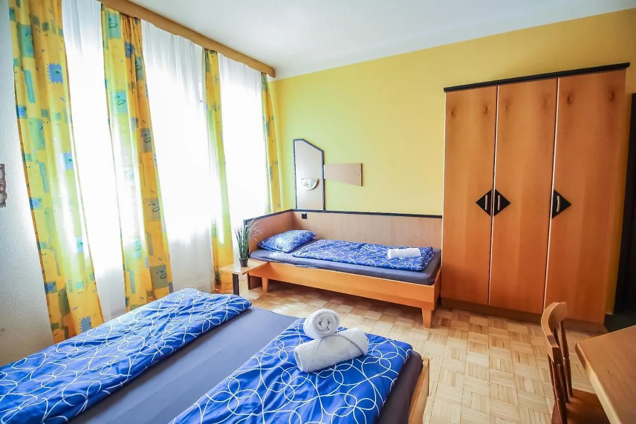 Cozy Apartment In Lively Area Wien