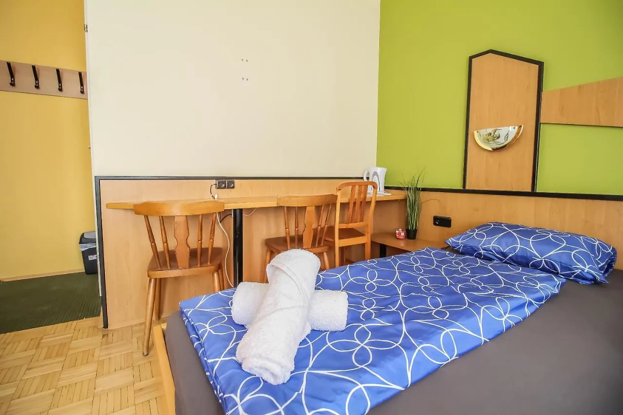Cozy Apartment In Lively Area Wien Österrike